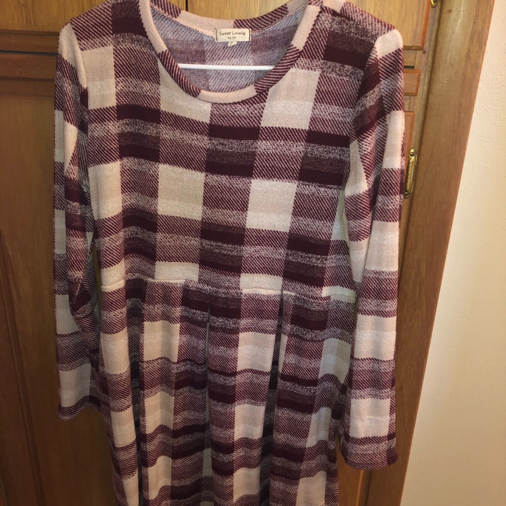 Women’s plaid stretch dress, L